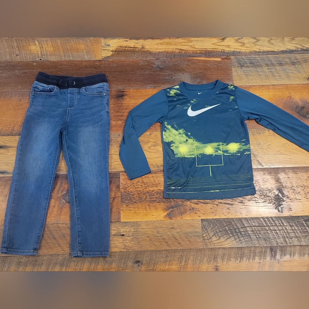 Jeans & Nike Dri-fit Long Sleeve